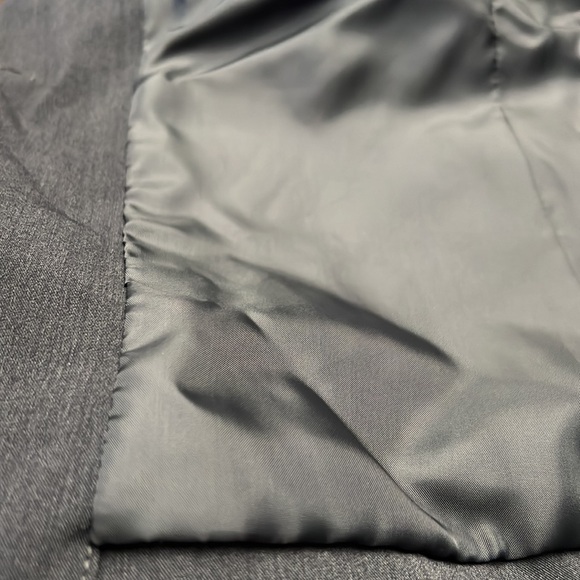 Liz Claiborne blazer. Size 12P. - Picture 4 of 5